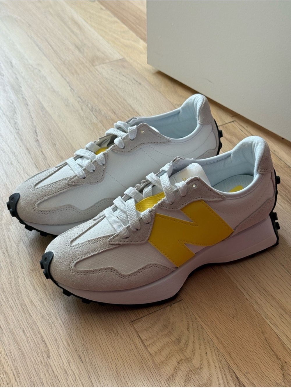 New Balance 327 Sneakers Yellow - Picture 4 of 7